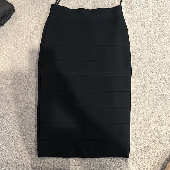 Black BCBG maxazria skirt - Picture 2 of 3